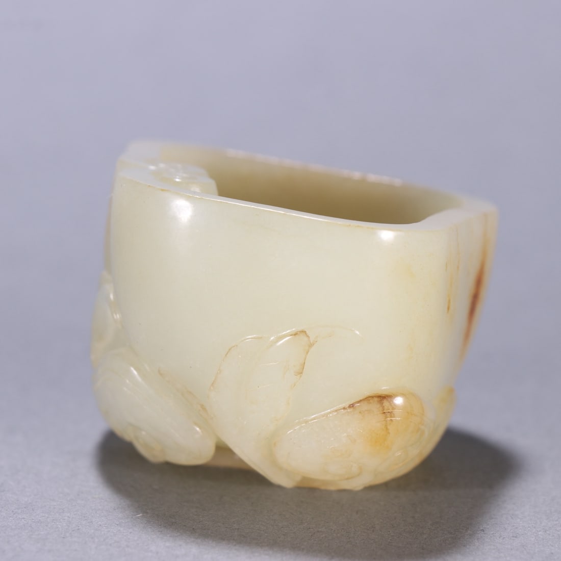 A Exquisite Hotan Jade Ganoderma lucidum Pattern Washer - 3