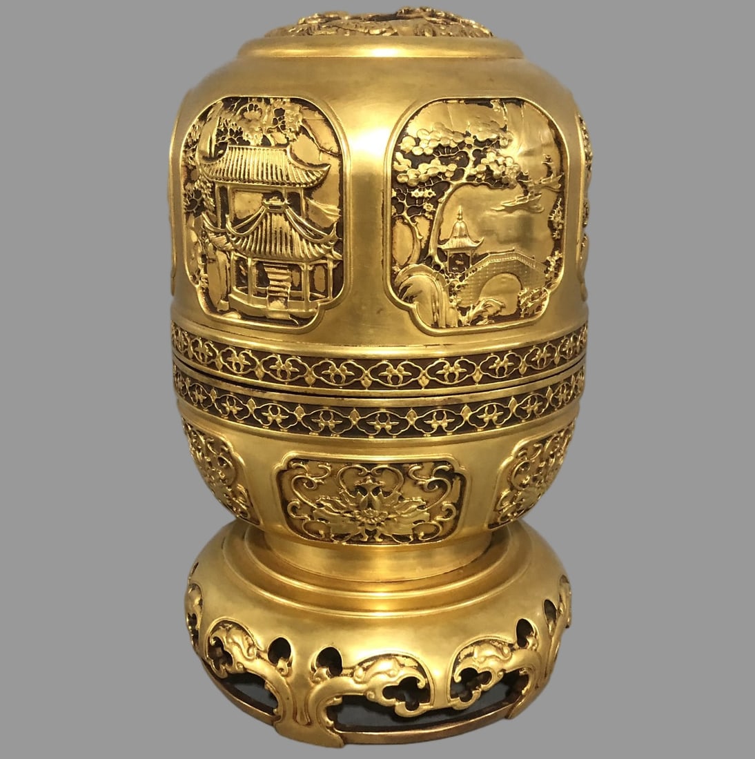 A Exquisite Gilt Bronze Landscape Pattern Censer - 3