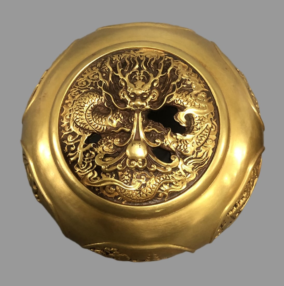 A Exquisite Gilt Bronze Landscape Pattern Censer - 5