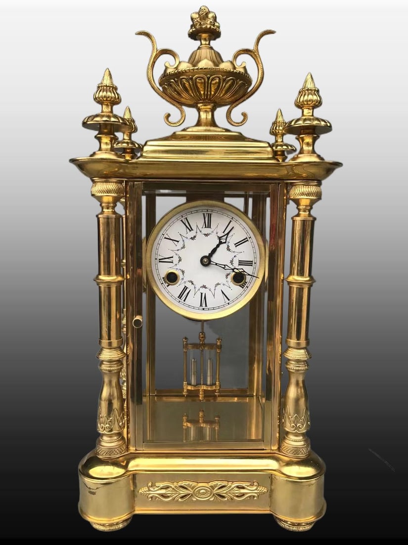 A Exquisite Gilt Bronze Mantel Clock (1 of 8)