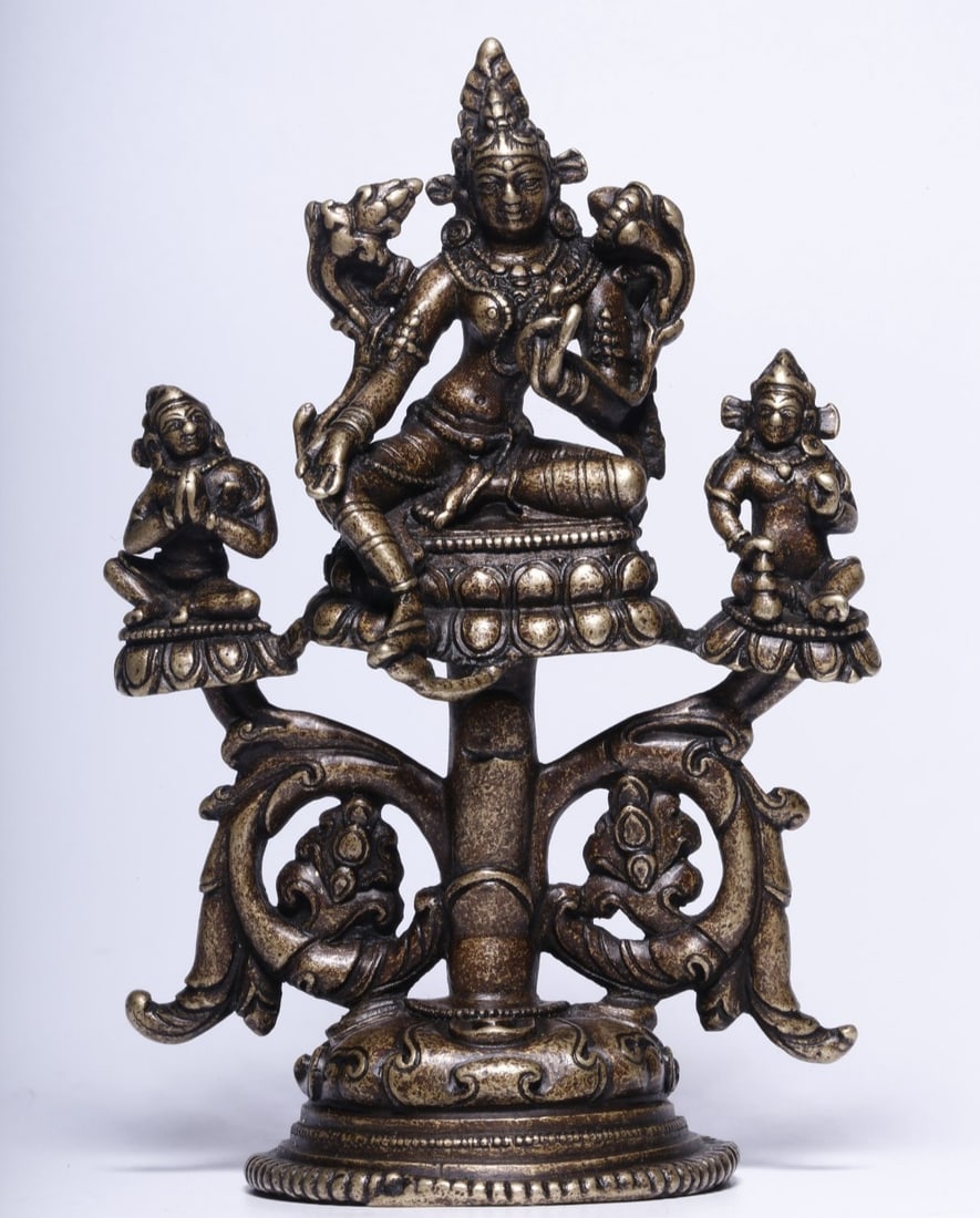 A Exquisite Coppery Statue of Tara Ornament: A Exquisite Coppery Statue of Tara Ornament,Qing Dynasty, China,Size:5.3inx3.5inx2.2in,Weight:428g 铜绿度母摆件,中国清代
