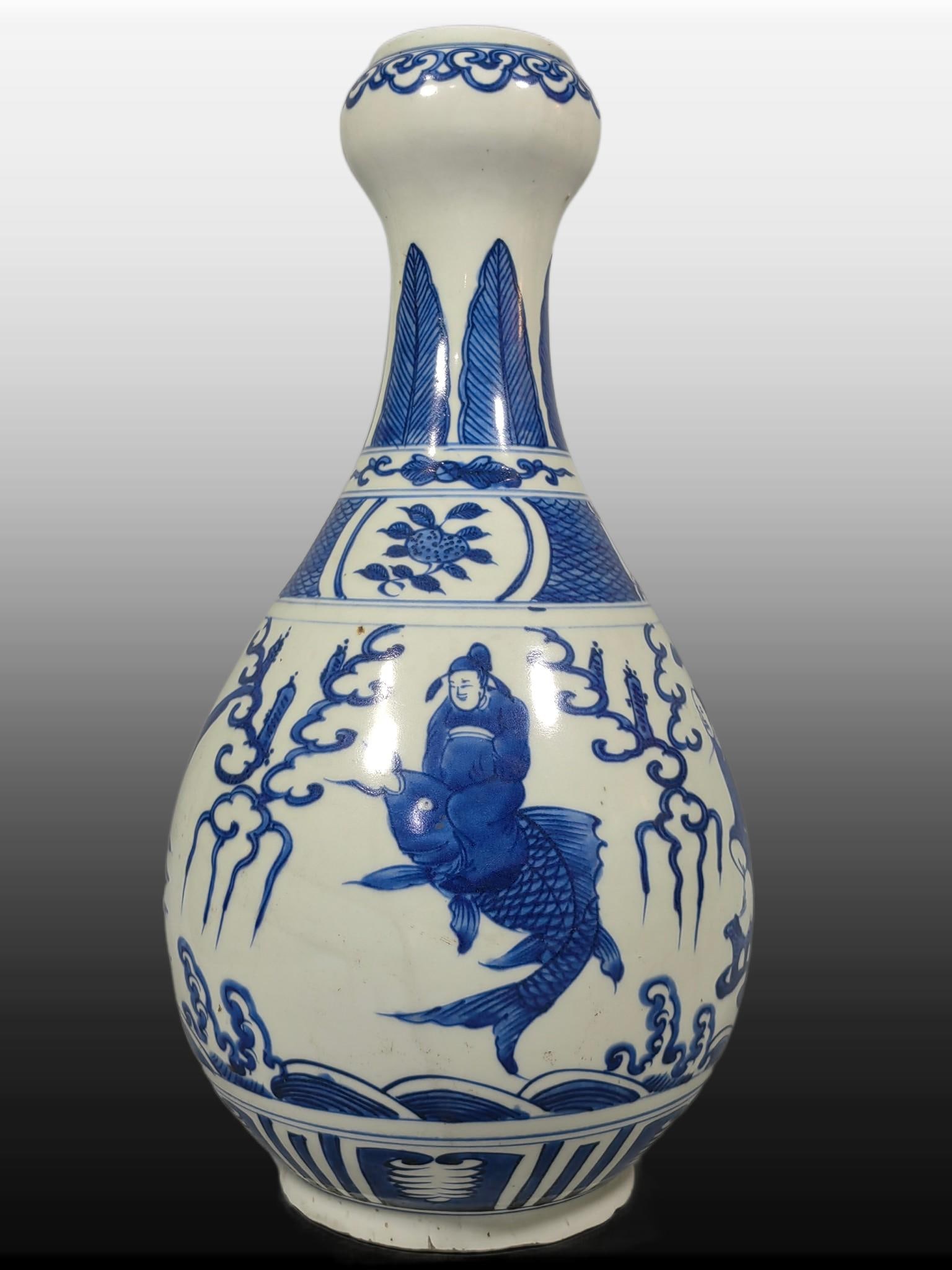 A Exquisite Blue and White Figures Pattern Vase - 2