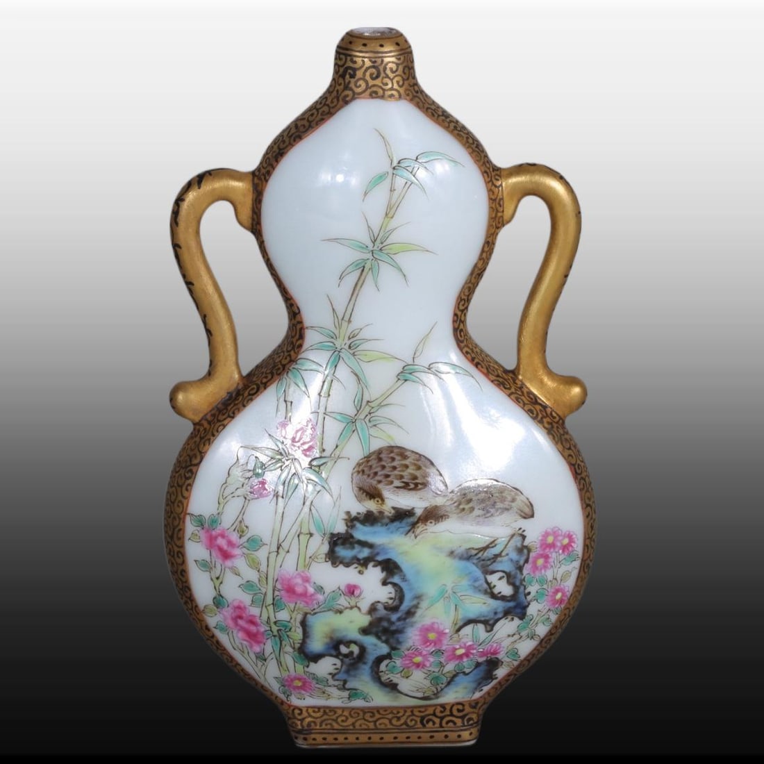 A Exquisite Famille-Rose Painted Gold Flower and Bird Pattern Vase: A Exquisite Famille-Rose Painted Gold Flower and Bird Pattern Vase,Qing Dynasty, China,Qianlong Four-character Mark,Size:3.9inx2.6inx1in