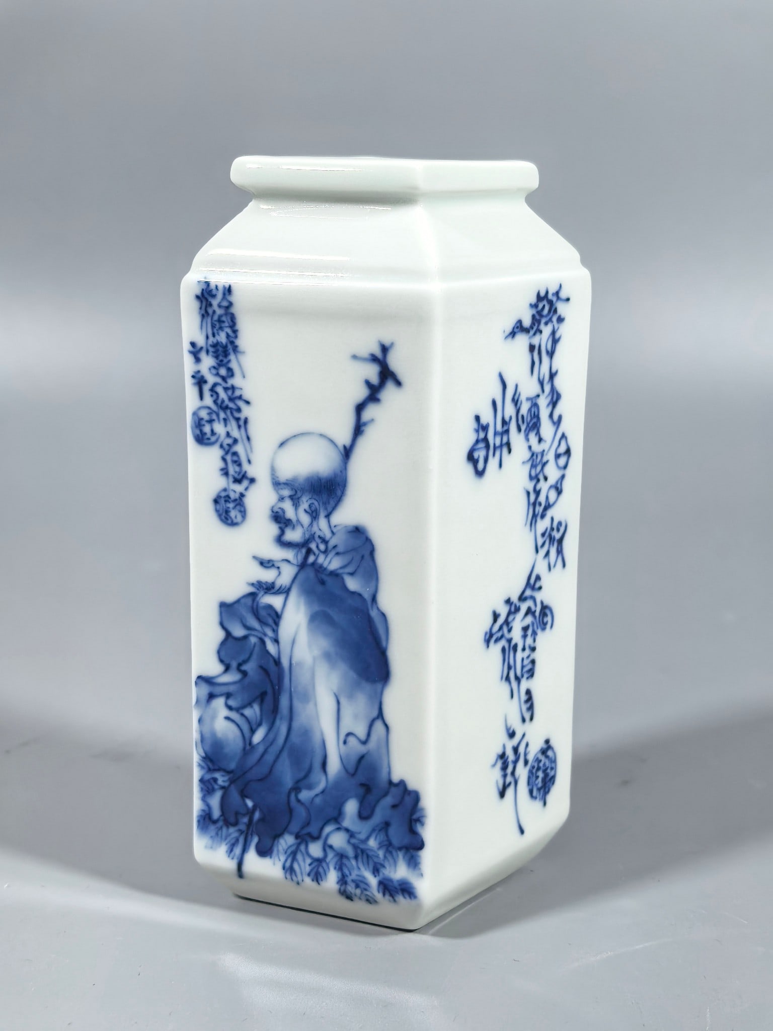 A Exquisite Blue and White Arhat Pattern Vase - 2