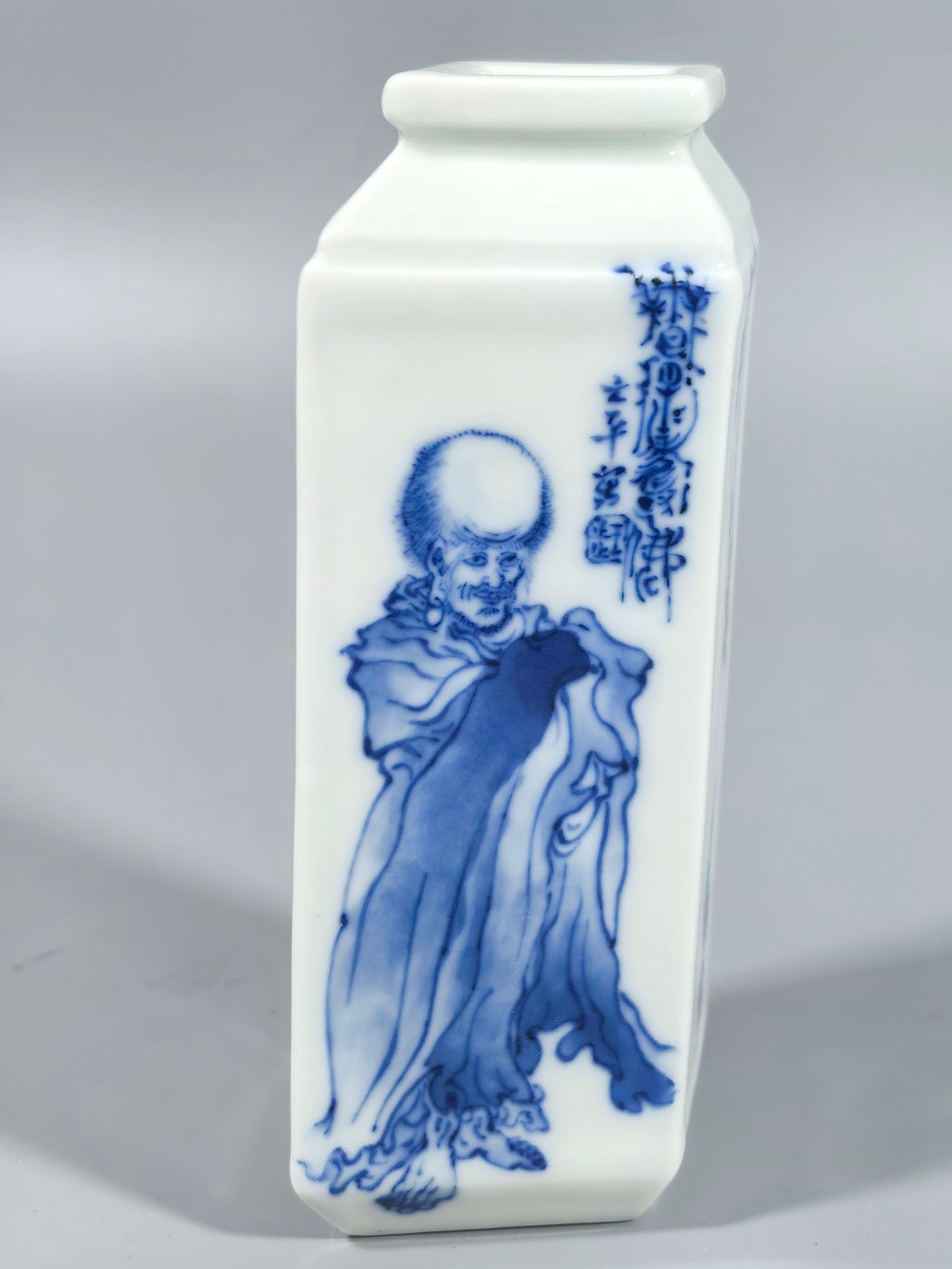 A Exquisite Blue and White Arhat Pattern Vase - 4