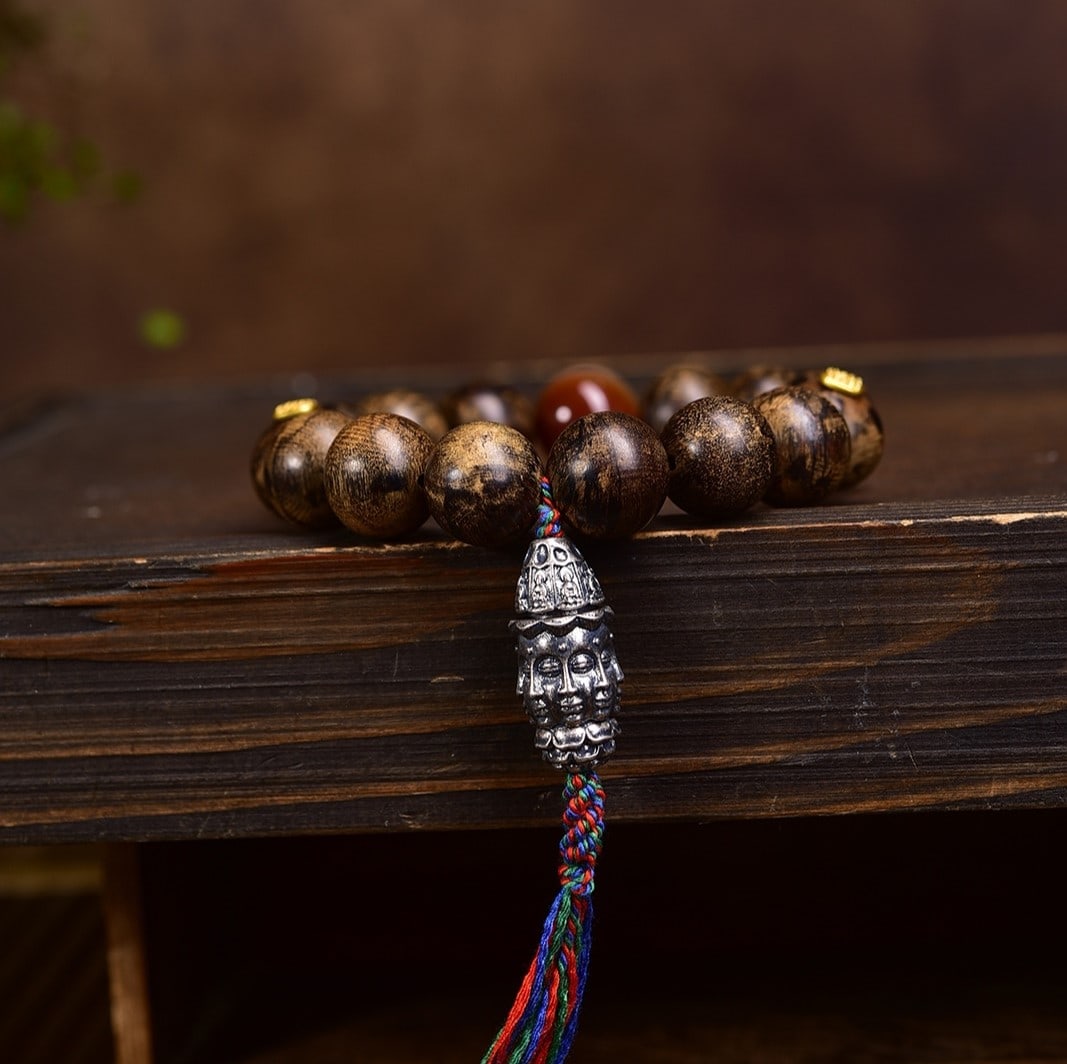 A Exquisite Eaglewood Bracelet - 3