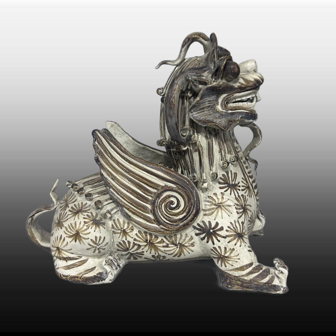 A Exquisite Jun yao Kylin Ornament: A Exquisite Jun yao Kylin Ornament,Song Dynasty, China,Size:8.1inx8.5in 钧窑麒麟摆件,中国宋代