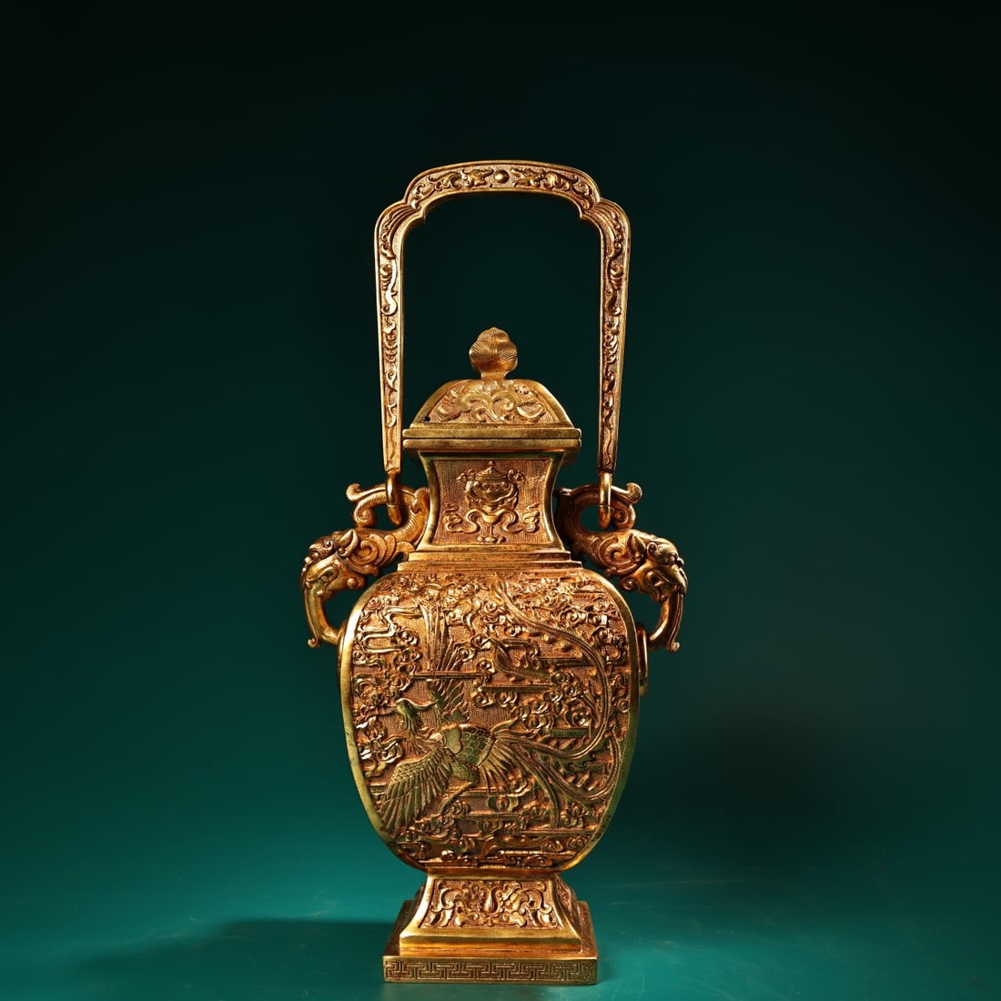 A Exquisite Bronze Inlaid Silver Phoenix Pattern Vase: A Exquisite Bronze Inlaid Silver Phoenix Pattern Vase,Qing Dynasty, China,Qianlong Four-character Mark,Size:13.4inx5.9in ,Weight:2700g 铜鎏金凤纹瓶,中国