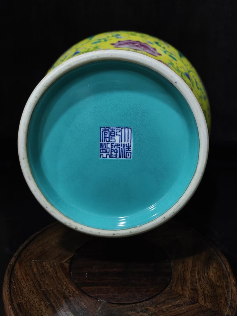 A Exquisite Enamel Lotus Pattern Vase - 8
