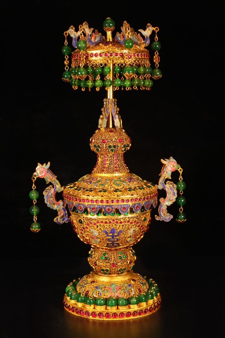 A Exquisite Gilt Bronze Filigree Phoenix-Ears Lamp: A Exquisite Gilt Bronze Filigree Phoenix-Ears Lamp,Qing Dynasty, China,Qianlong Four-character Mark,Size:14.2inx7.3in,Weight:2321g