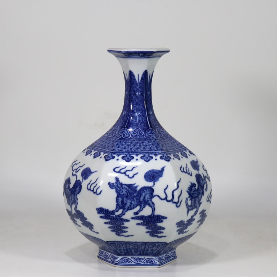 A Exquisite Blue and White Kylin Pattern Vase - 2