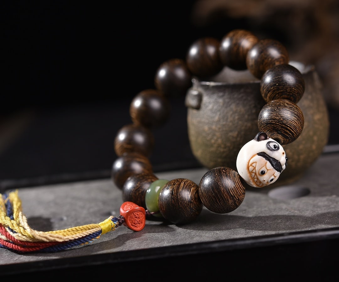 A Exquisite Eaglewood Bracelet - 5