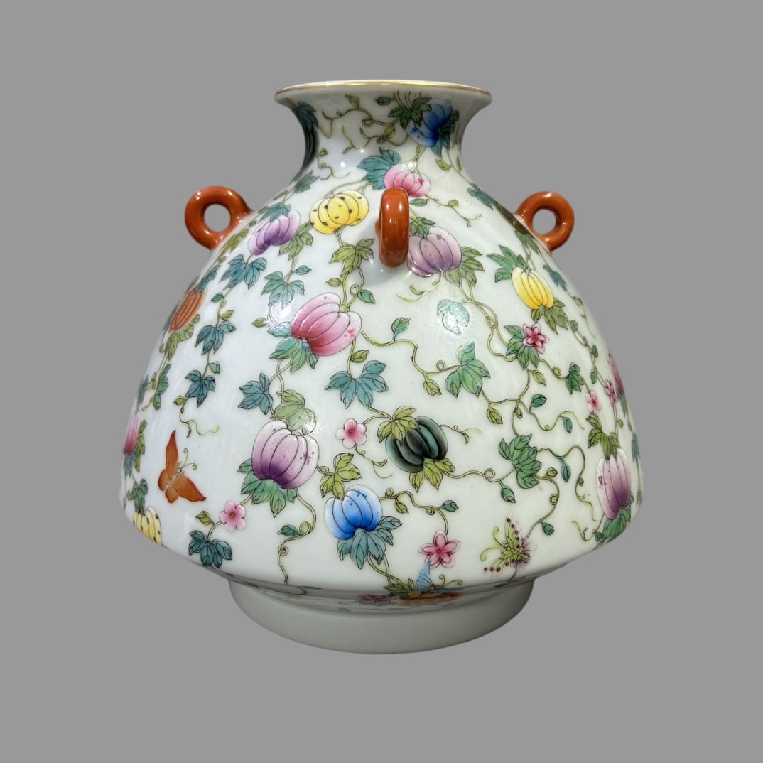 A Exquisite Famille-Rose Flower Pattern Vase (1 of 7)