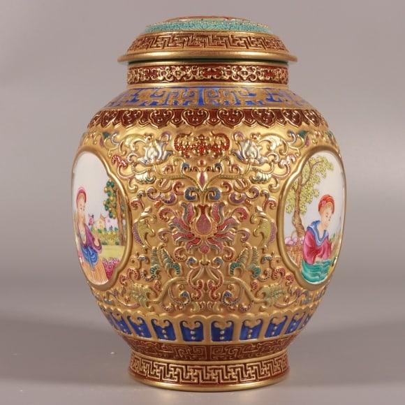 A Exquisite Enamel Gold Ground Lotus Pattern Figures Pattern Jar - 4
