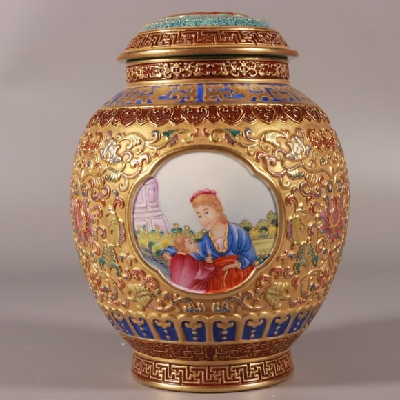 A Exquisite Enamel Gold Ground Lotus Pattern Figures Pattern Jar - 6