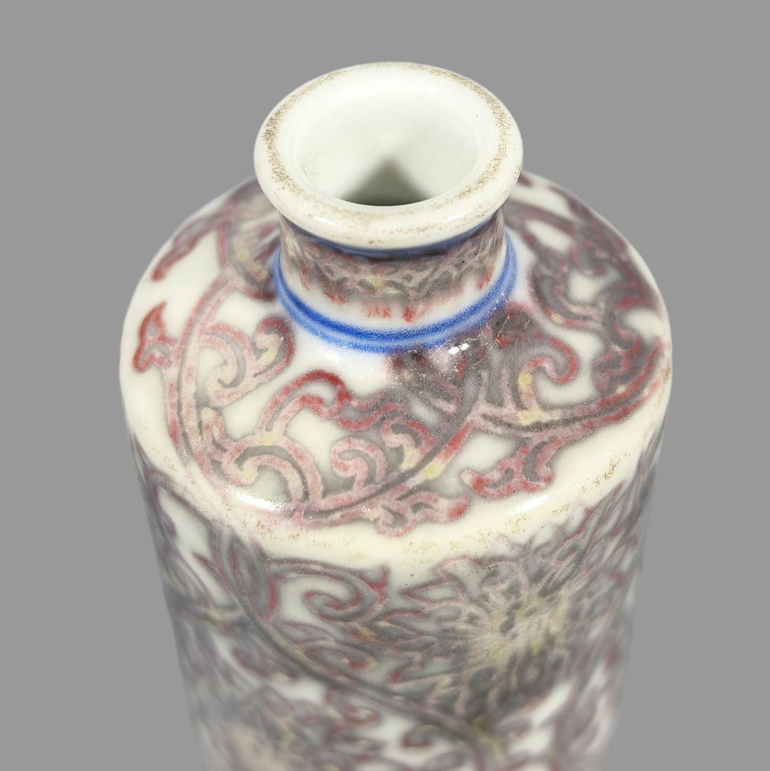A Exquisite Underglaze-Red Lotus Pattern Snuff Bottle - 4