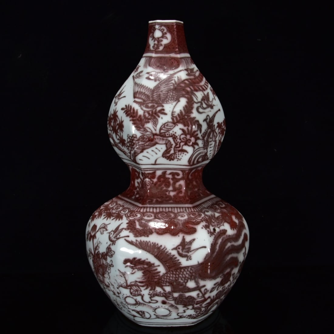 A Exquisite Underglaze-Red Bird pattern Gourd Vase: A Exquisite Underglaze-Red Bird pattern Gourd Vase,Ming Dynasty, China,Size:15.7inx8.7in 釉里红鸟纹葫芦瓶,中国明代