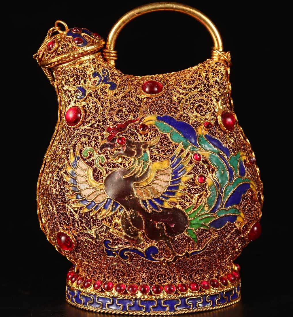 A Exquisite Filigree Gilt Phoenix Pattern Ewer: A Exquisite Filigree Gilt Phoenix Pattern Ewer,Qing Dynasty, China,Qianlong Four-character Mark,Size:6.3inx3.9inx4.7in,Weight:398g