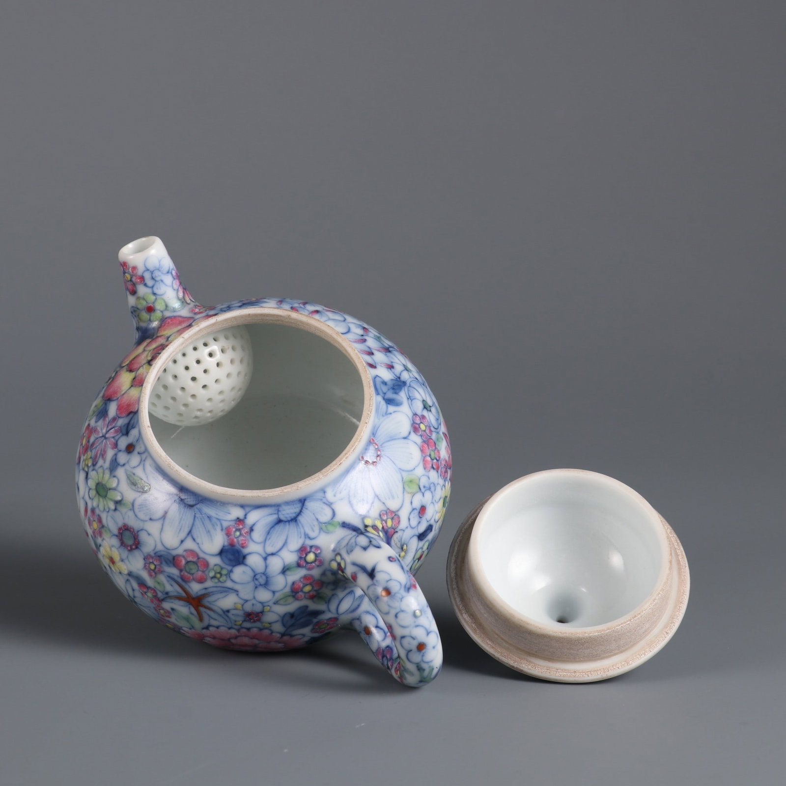 A Exquisite Doucai Flower Pattern Ewer - 7