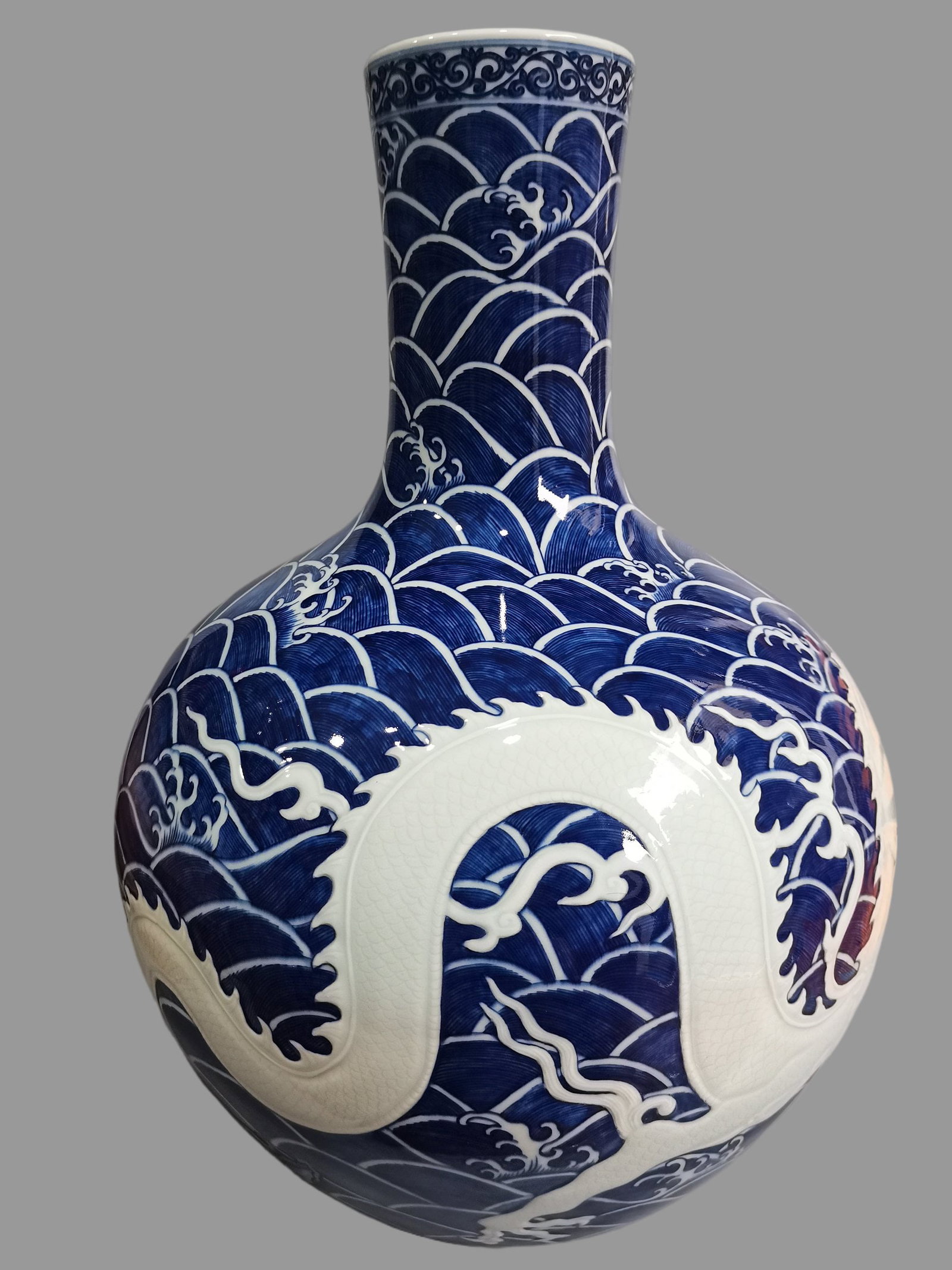 A Exquisite Blue and White Dragon Pattern Vase - 5