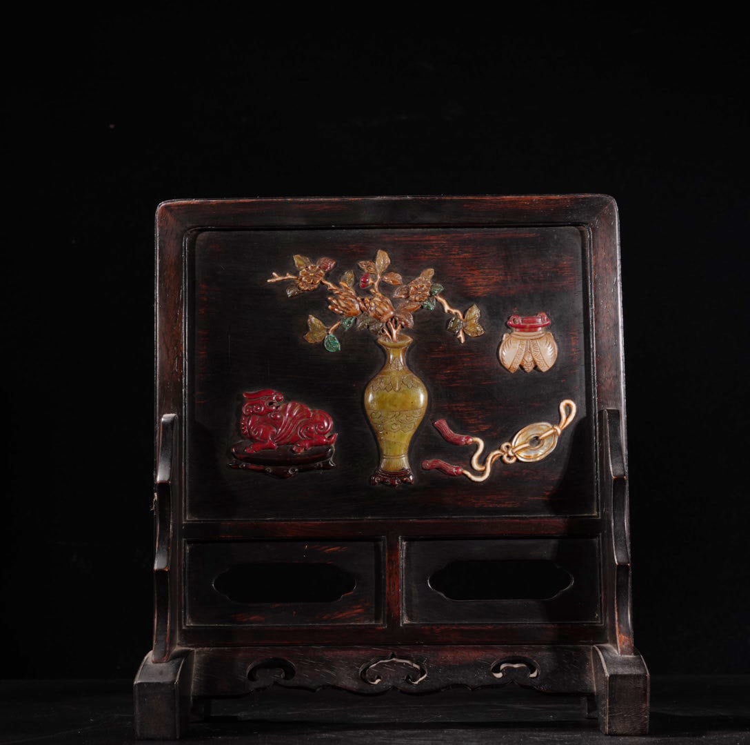 A Exquisite Redwood Screen: A Exquisite Redwood Screen,Qing Dynasty, China,Size:9.8inx8.9in,Weight:610g 红木屏风,中国清代