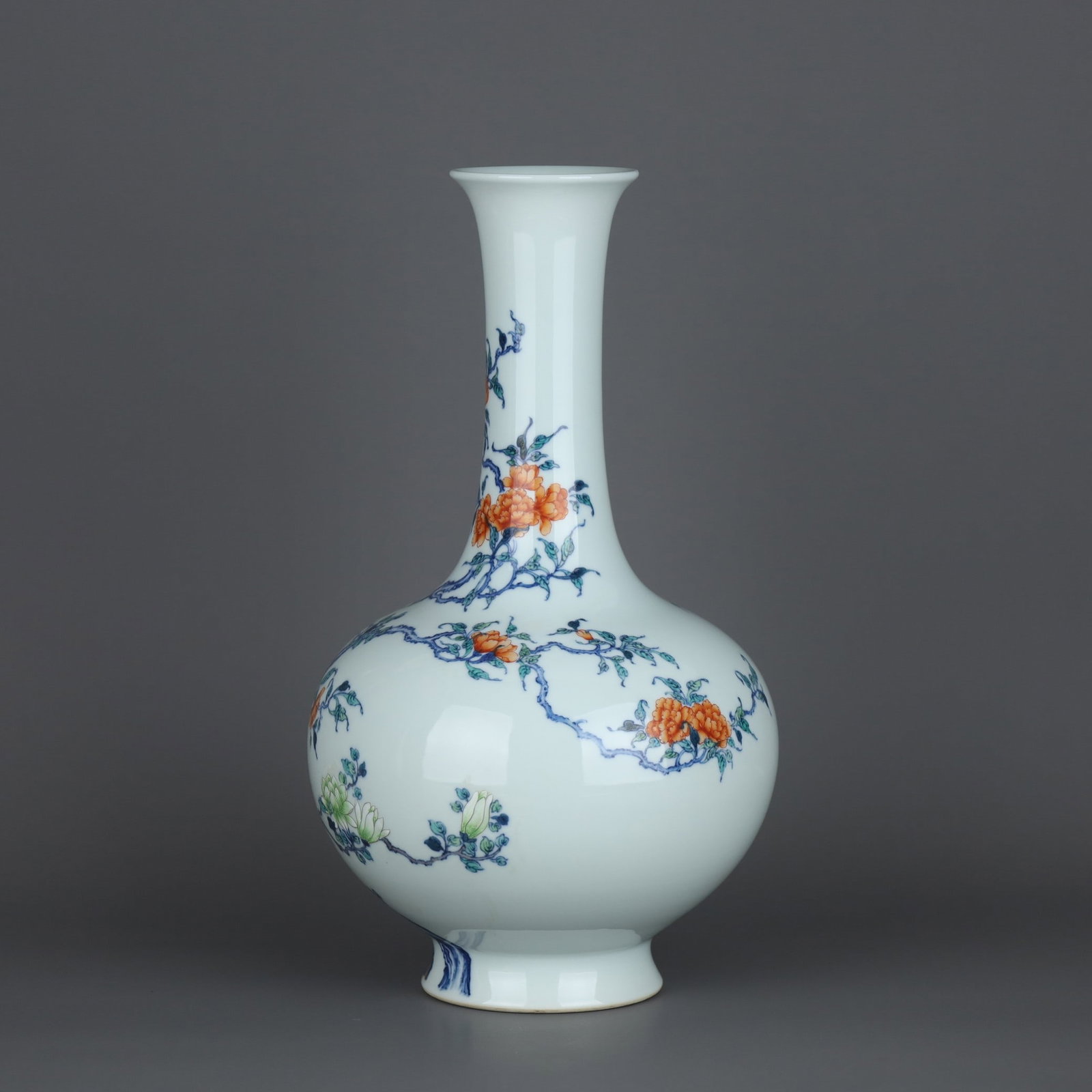 A Exquisite Doucai Flower Pattern Vase - 2