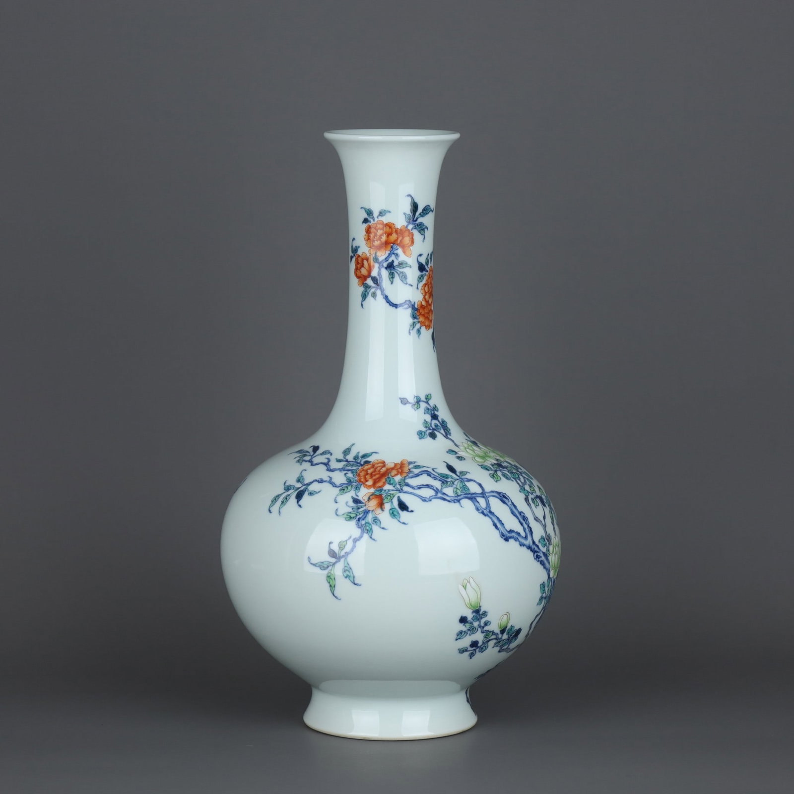A Exquisite Doucai Flower Pattern Vase - 3