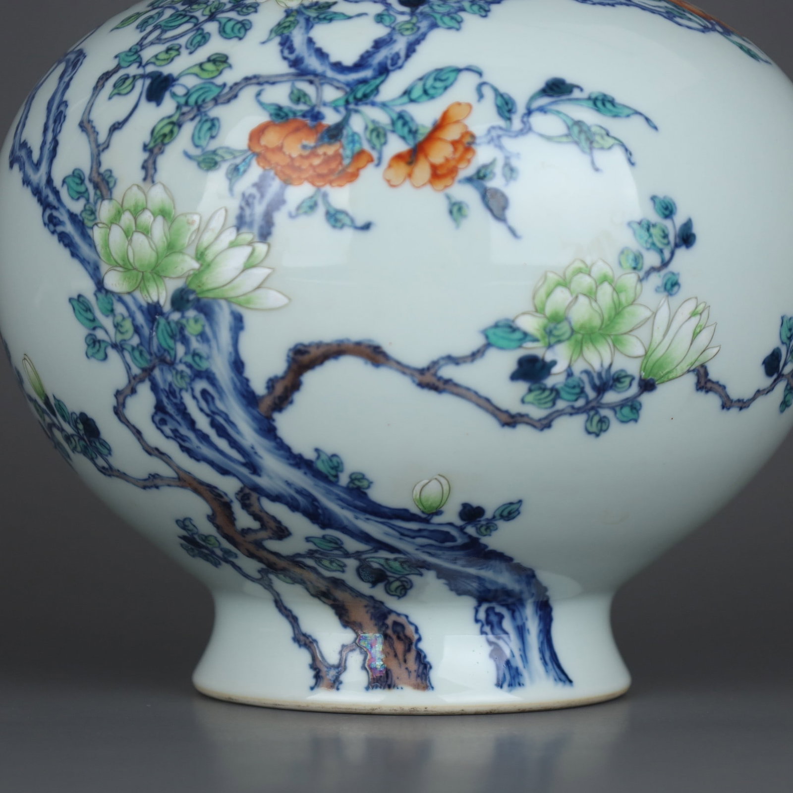 A Exquisite Doucai Flower Pattern Vase - 8