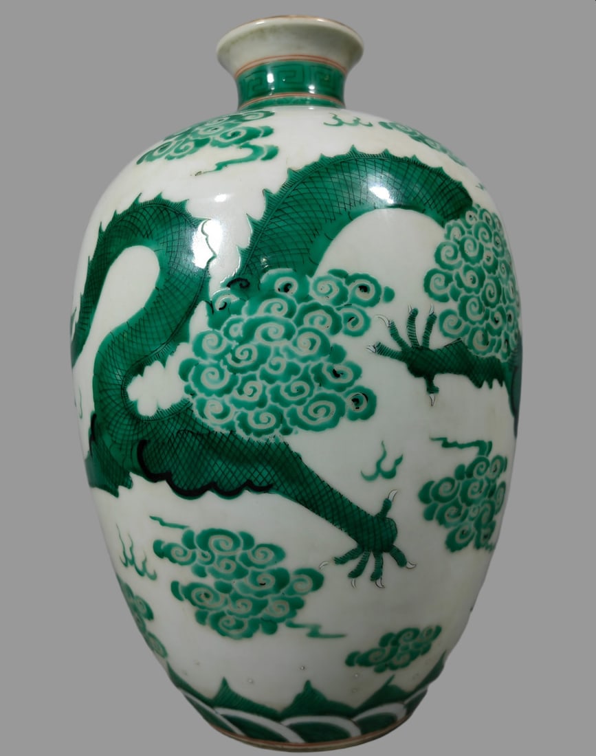 A Exquisite Green Color Dragon Pattern Vase - 4