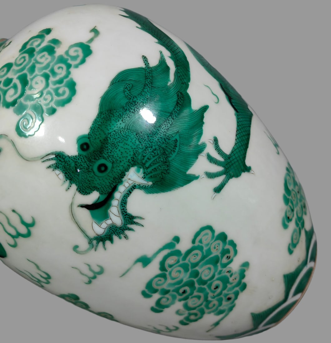 A Exquisite Green Color Dragon Pattern Vase - 6