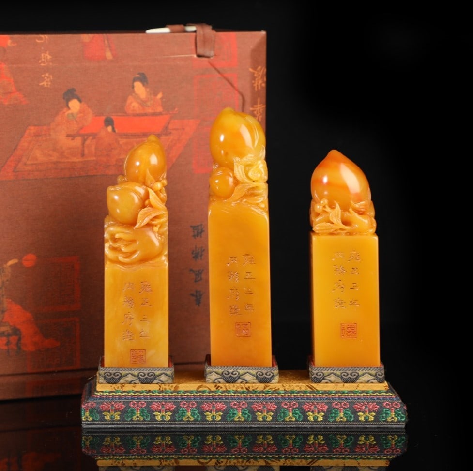 A Set of Exquisite Shoushan Stone Peach Seal: A Set of Exquisite Shoushan Stone Peach Seal,Qing Dynasty, China,Size:5.3inx1.2inx1.2in,Weight:849g 一套寿山石桃印章,中国清代