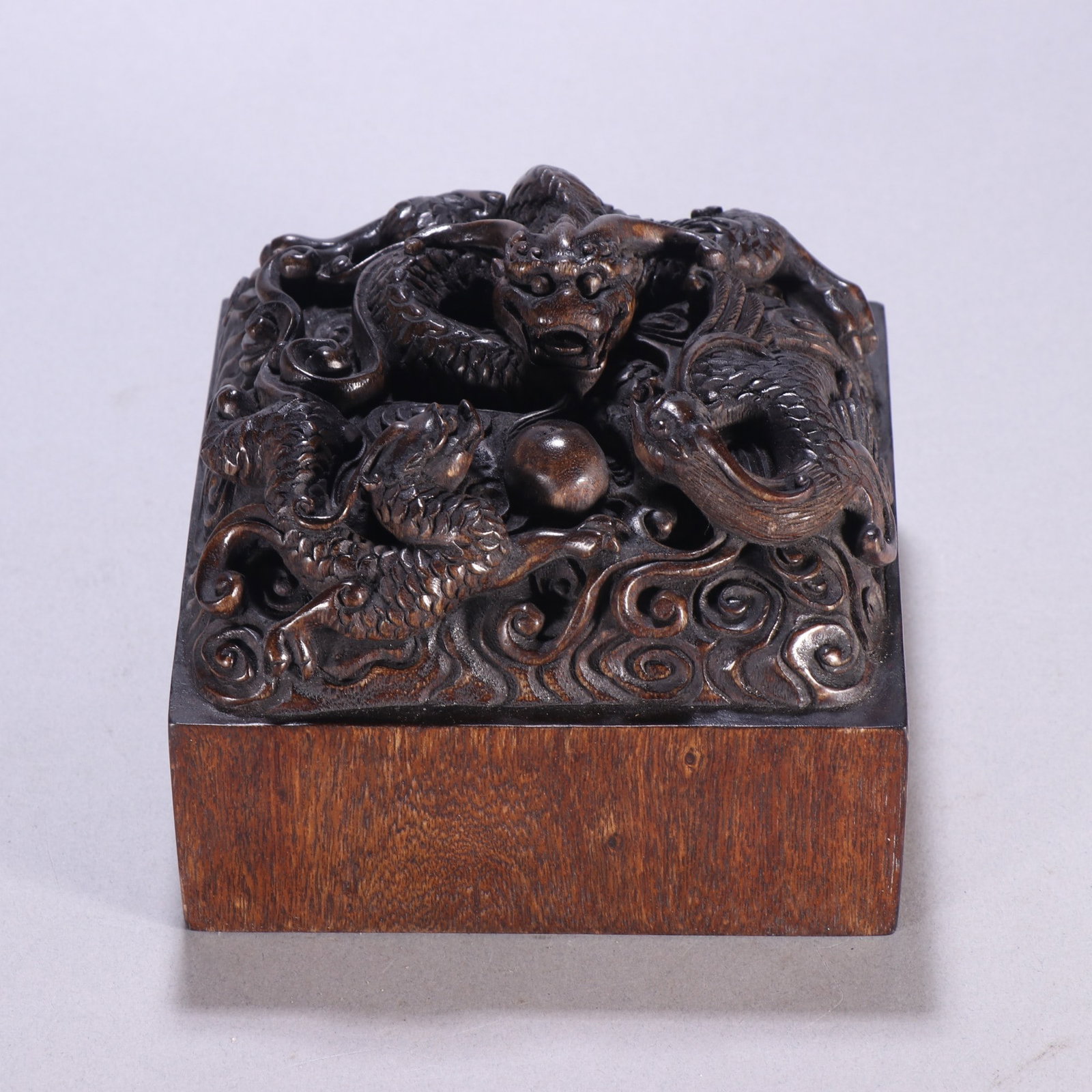 A Exquisite Eaglewood Dragon Pattern Seal: A Exquisite Eaglewood Dragon Pattern Seal,Qing Dynasty, China,Size:3.9inx4.7in,Weight:350g 沉香龙形印章,中国清代