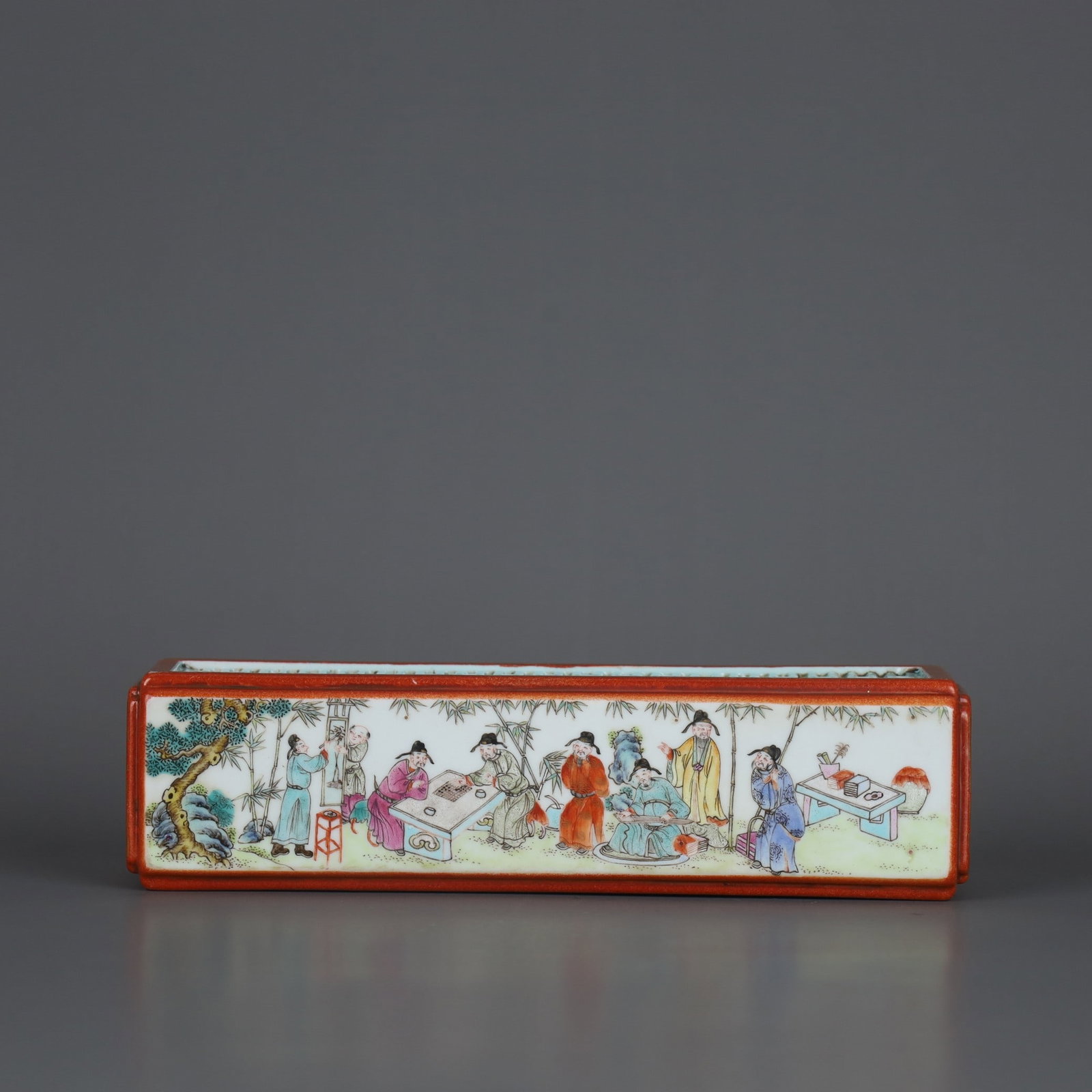 A Exquisite Famille Rose Iron Red Painted Gold Figure Pattern Paper Weight: A Exquisite Famille Rose Iron Red Painted Gold Figure Pattern Paper Weight,Qing Dynasty, China,Qianlong Four-character Mark,Size:2inx7.6inx2in