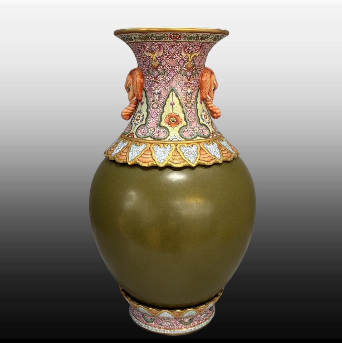 A Exquisite Foreign Color Flower Pattern Elephant-Ears Vase: A Exquisite Foreign Color Flower Pattern Elephant-Ears Vase,Qing Dynasty, China,Qianlong Six-character Mark,Size:16.9in 洋彩花卉纹象耳瓶,中国