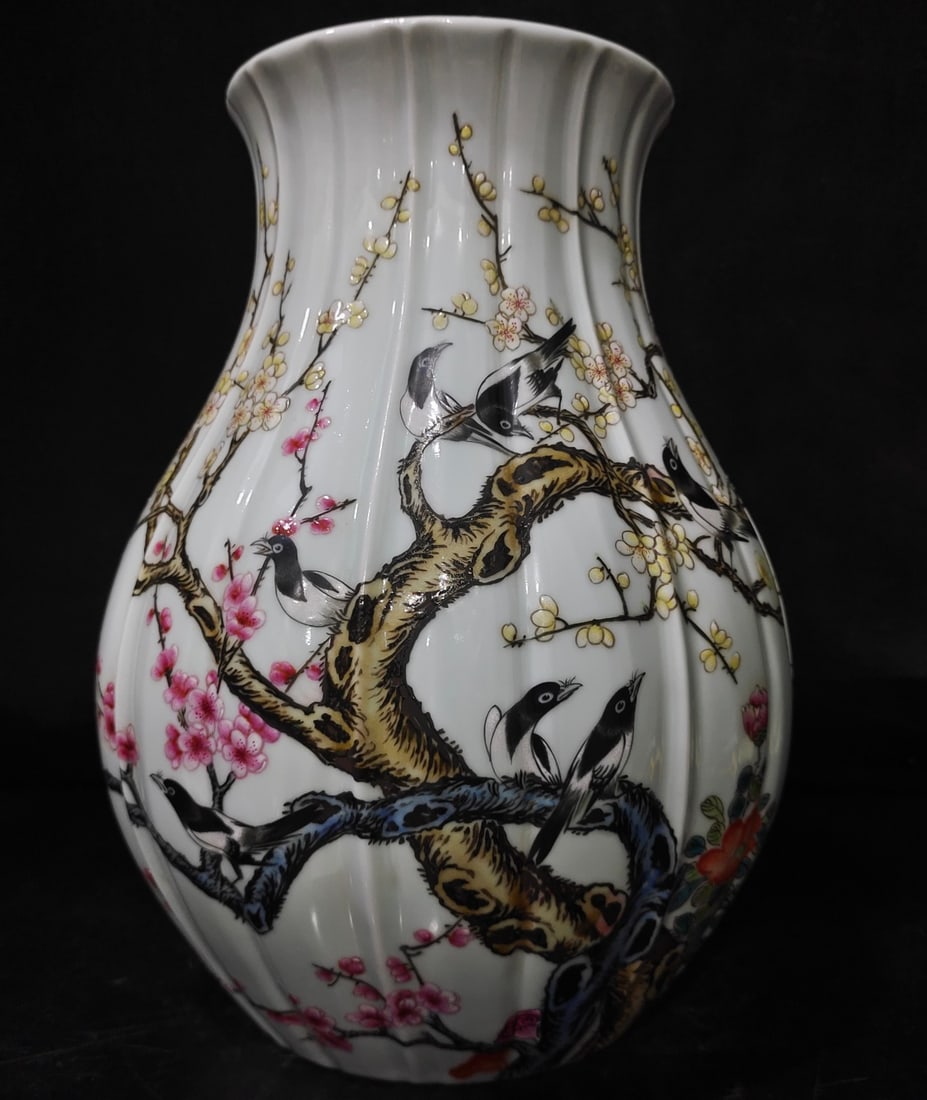 A Exquisite Famille-Rose Flower and Bird Pattern Vase: A Exquisite Famille-Rose Flower and Bird Pattern Vase,Qing Dynasty, China,Yongzheng Six-character Mark,Size:11.8inx8.3inx5.5in