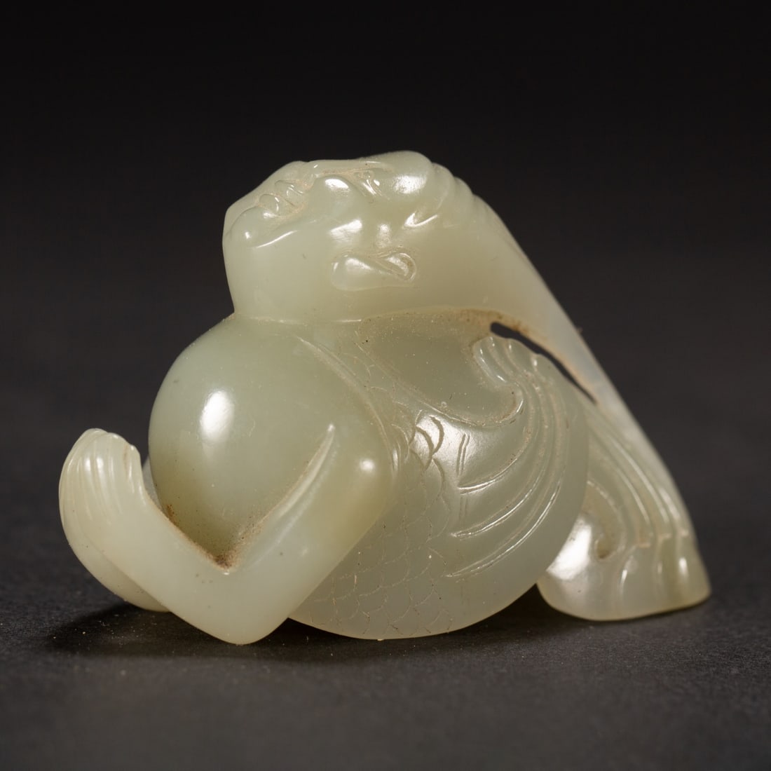A Exquisite Hotan Jade Figures Ornament: A Exquisite Hotan Jade Figures Ornament,Qing Dynasty, China,Size:2.6inx1.2inx1.6in,Weight:80g 和田玉人物摆件,中国清代