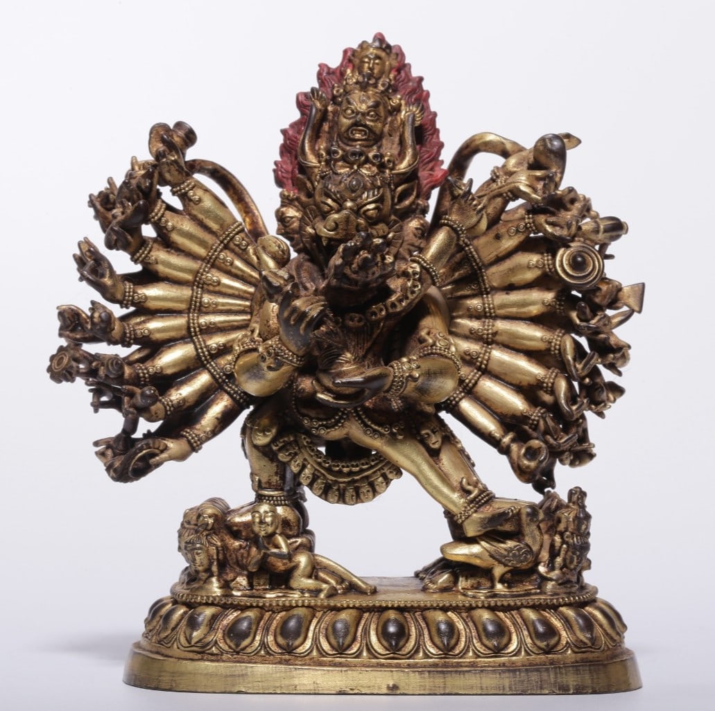 A Exquisite Gilt Bronze Statue of Vajra Ornament: A Exquisite Gilt Bronze Statue of Vajra Ornament,Qing Dynasty, China,Size:4.1inx3.5inx1.6in,Weight:534g 铜鎏金金刚摆件,中国清代