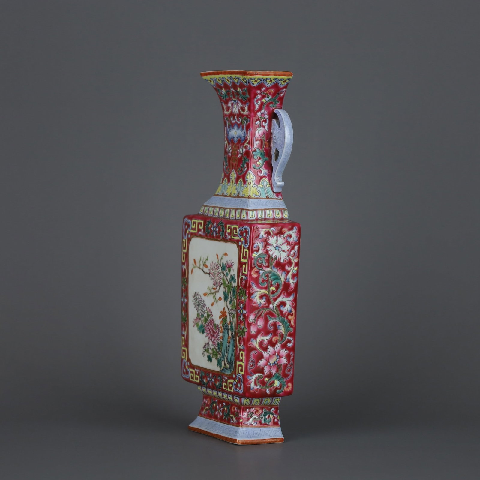 A Exquisite Ruby Red Ground Famille Rose Flower Pattern Vase - 2