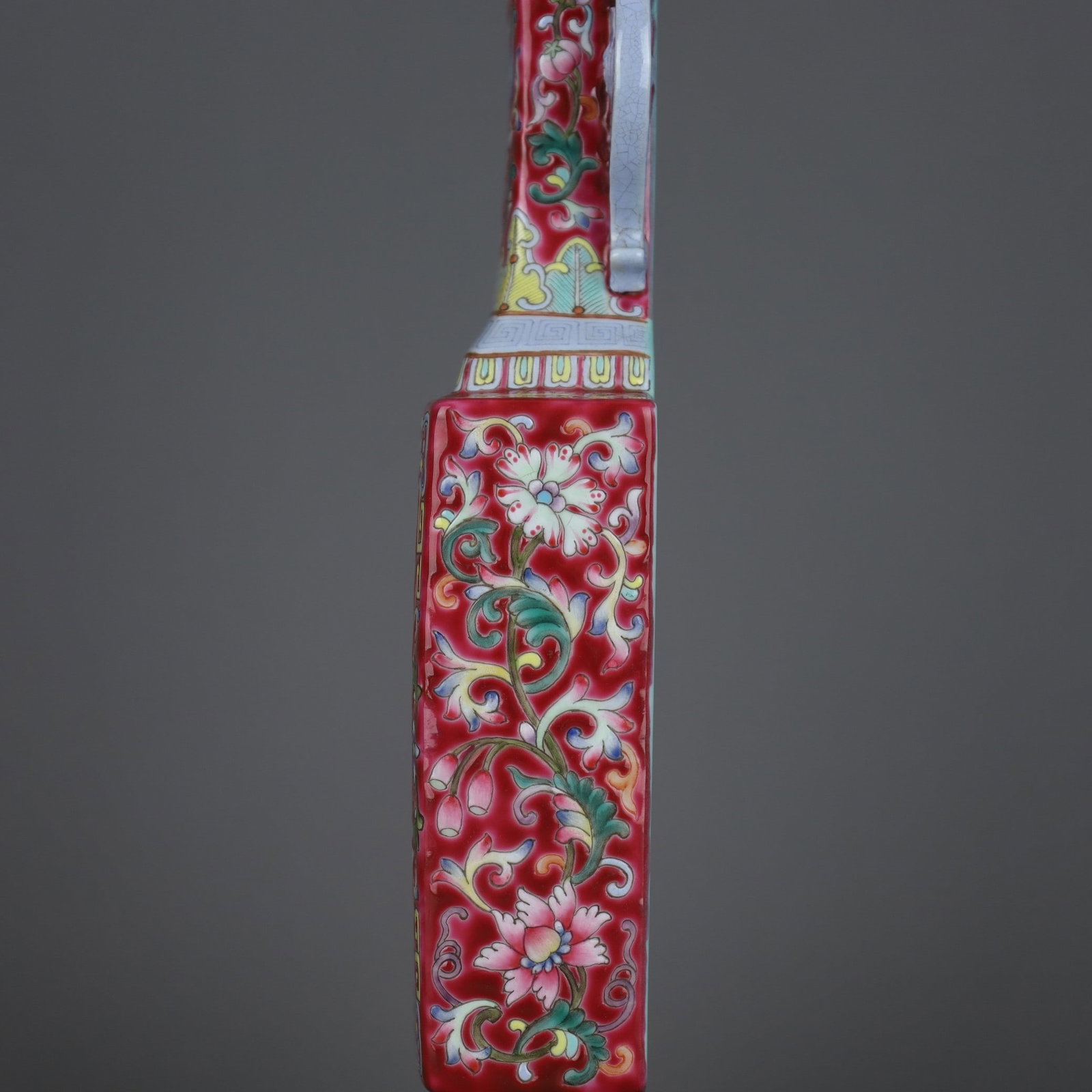 A Exquisite Ruby Red Ground Famille Rose Flower Pattern Vase - 7