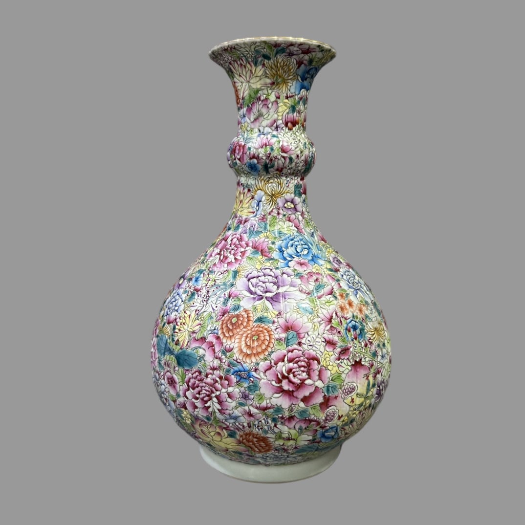 A Exquisite Famille-Rose Flower Pattern Vase: A Exquisite Famille-Rose Flower Pattern Vase,Qing Dynasty, China,Yongzheng Six-character Mark,Size:6.1inx12.6in