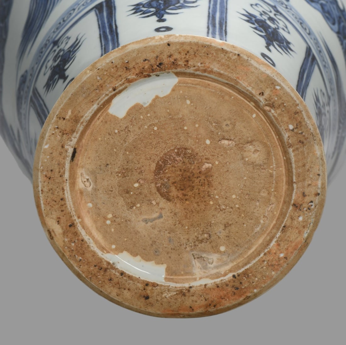 A Exquisite Blue And White Interlocking Lotus Dragon Pattern Vase - 9