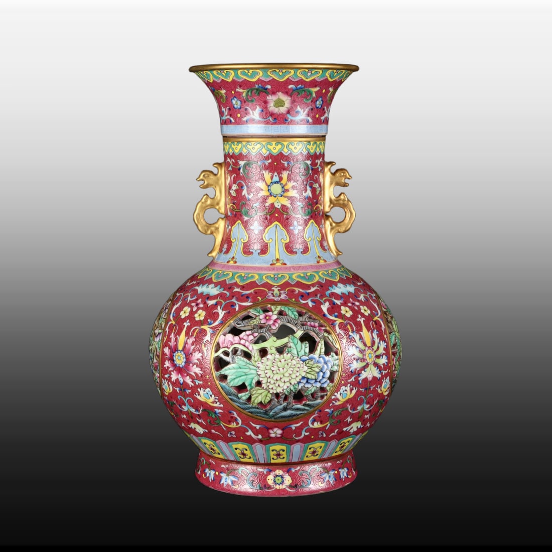 A Exquisite Ruby Red-Glazed Painted Gold Flower Pattern Vase - 4