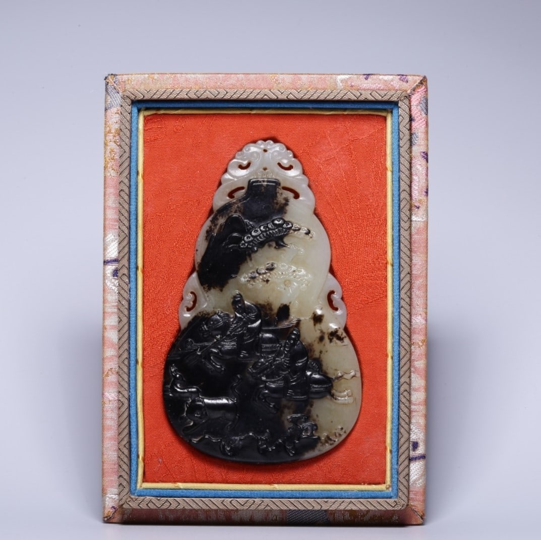 A Exquisite Hotan Jade Gourd-shaped Figures Pattern Jade pendant: A Exquisite Hotan Jade Gourd-shaped Figures Pattern Jade pendant,Qing Dynasty, China,Size:4inx2.4inx0.5in,Weight:135.2g