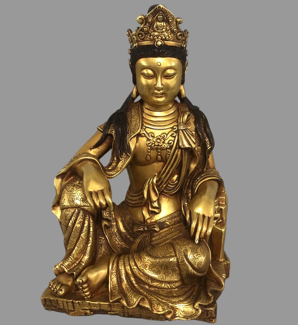 A Exquisite Gilt Bronze Buddha Statue Ornament: A Exquisite Gilt Bronze Buddha Statue Ornament,Ming Dynasty, China,Yongle Six-character Mark,Size:7.1inx5.9inx11.2in, Weight:5500g 铜鎏金佛像摆件,中