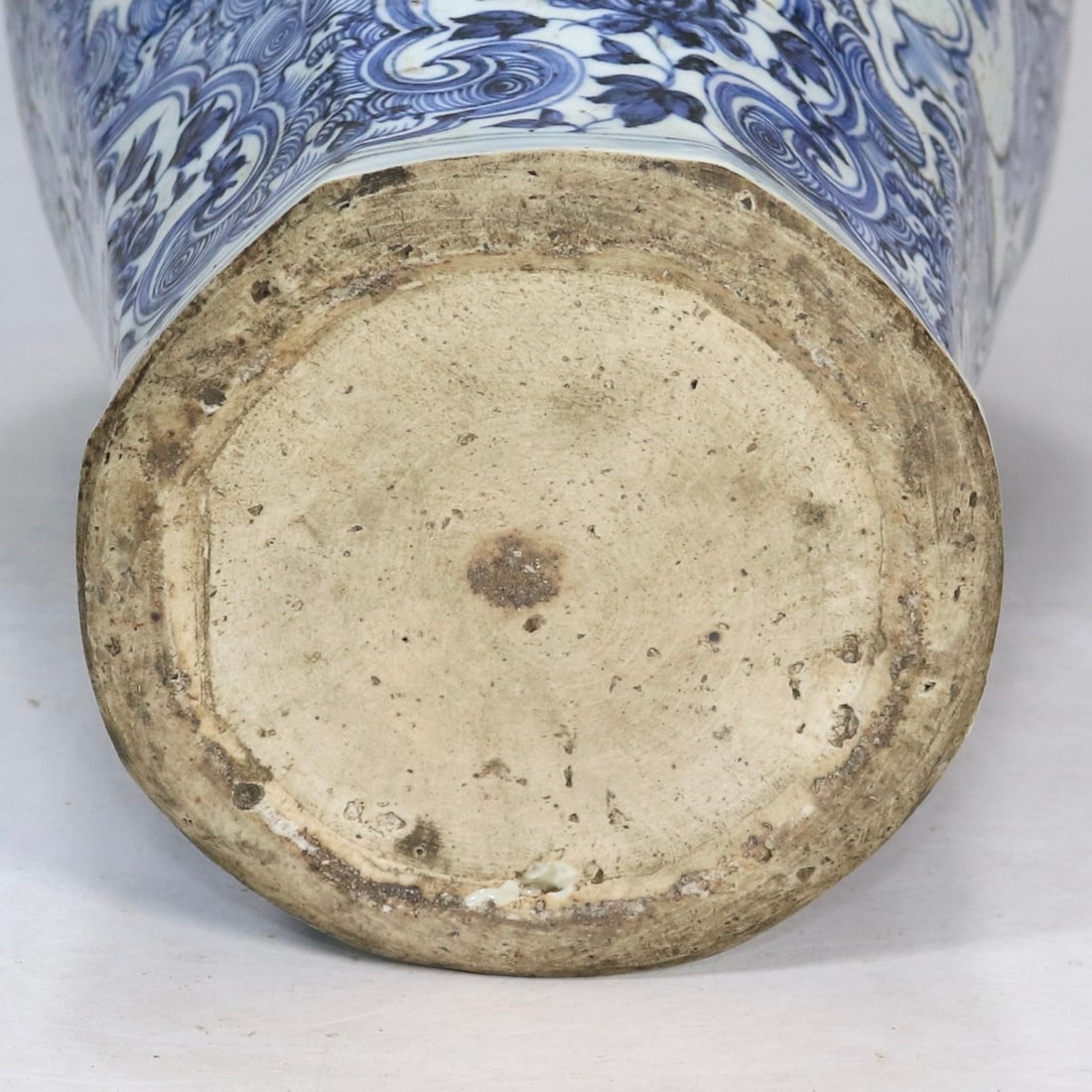 A Exquisite Blue and White Dragon Pattern Vase - 6
