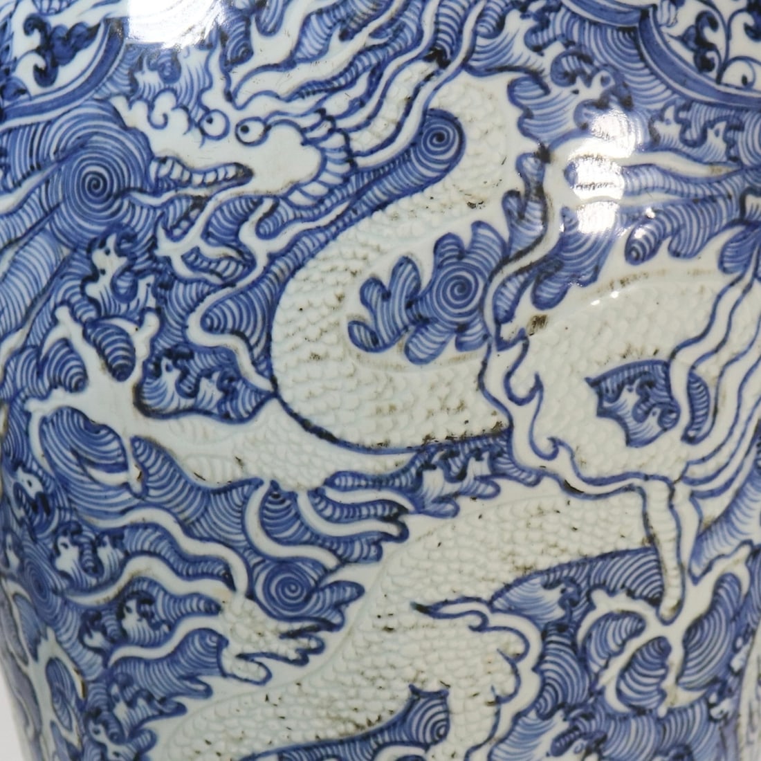 A Exquisite Blue and White Dragon Pattern Vase - 7