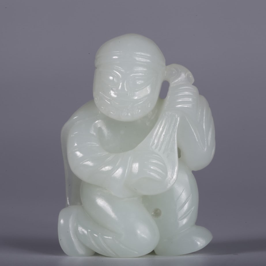 A Exquisite Hotan White Jade Figures Ornament: A Exquisite Hotan White Jade Figures Ornament,Qing Dynasty, China,Size:1.1inx0.8inx1.6in,Weight:26.2g 和田白玉人物摆件,中国清代