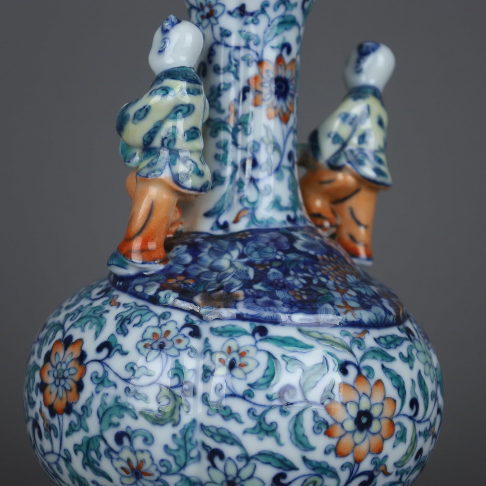 A Exquisite Doucai Lotus Pattern Vase - 8