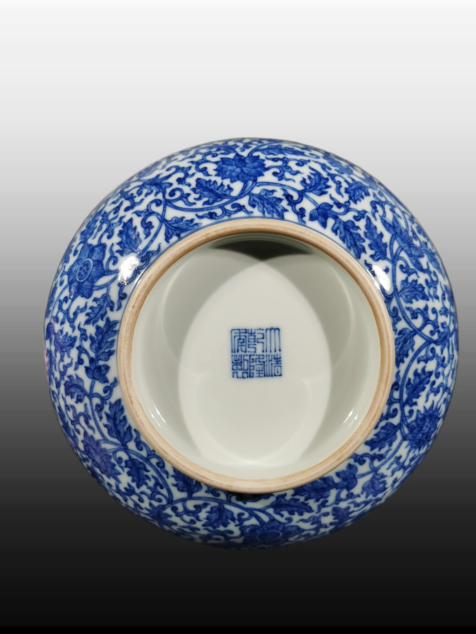 A Exquisite Blue and White Lotus Pattern Box - 7