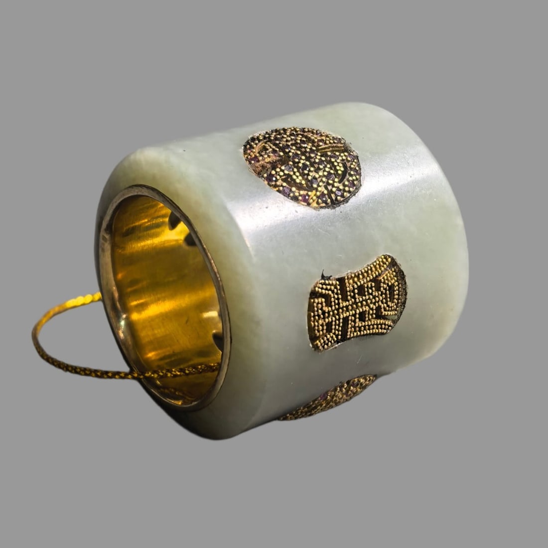 A Exquisite White Jade Thumb Ring - 7